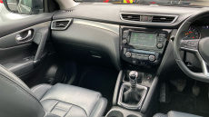 Nissan Qashqai 1.3 DiG-T N-Motion 5dr Petrol Hatchback